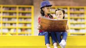 5 privalumai, kodėl naudinga mokyti vaiką namuose